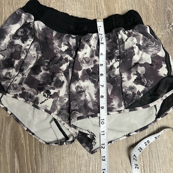 Lululemon‎ Athletic Shorts - Picture 4 of 7